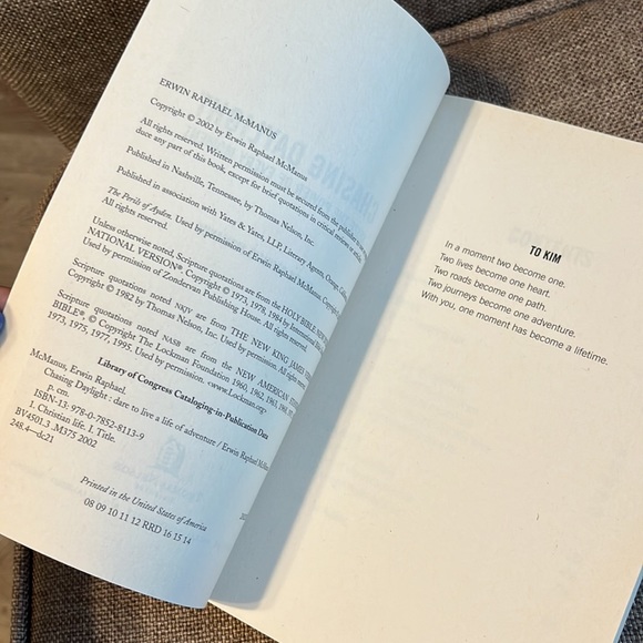 Free with purchase CHASING DAYLIGHT Erwin Raphael McManus BOOK - Picture 5 of 6